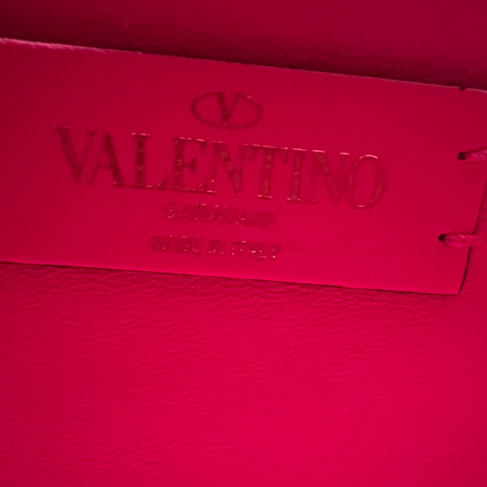 Authentic Valentino Hot Pink Quilted Mini Shoulder Bag with Studs - Picture 4 of 11